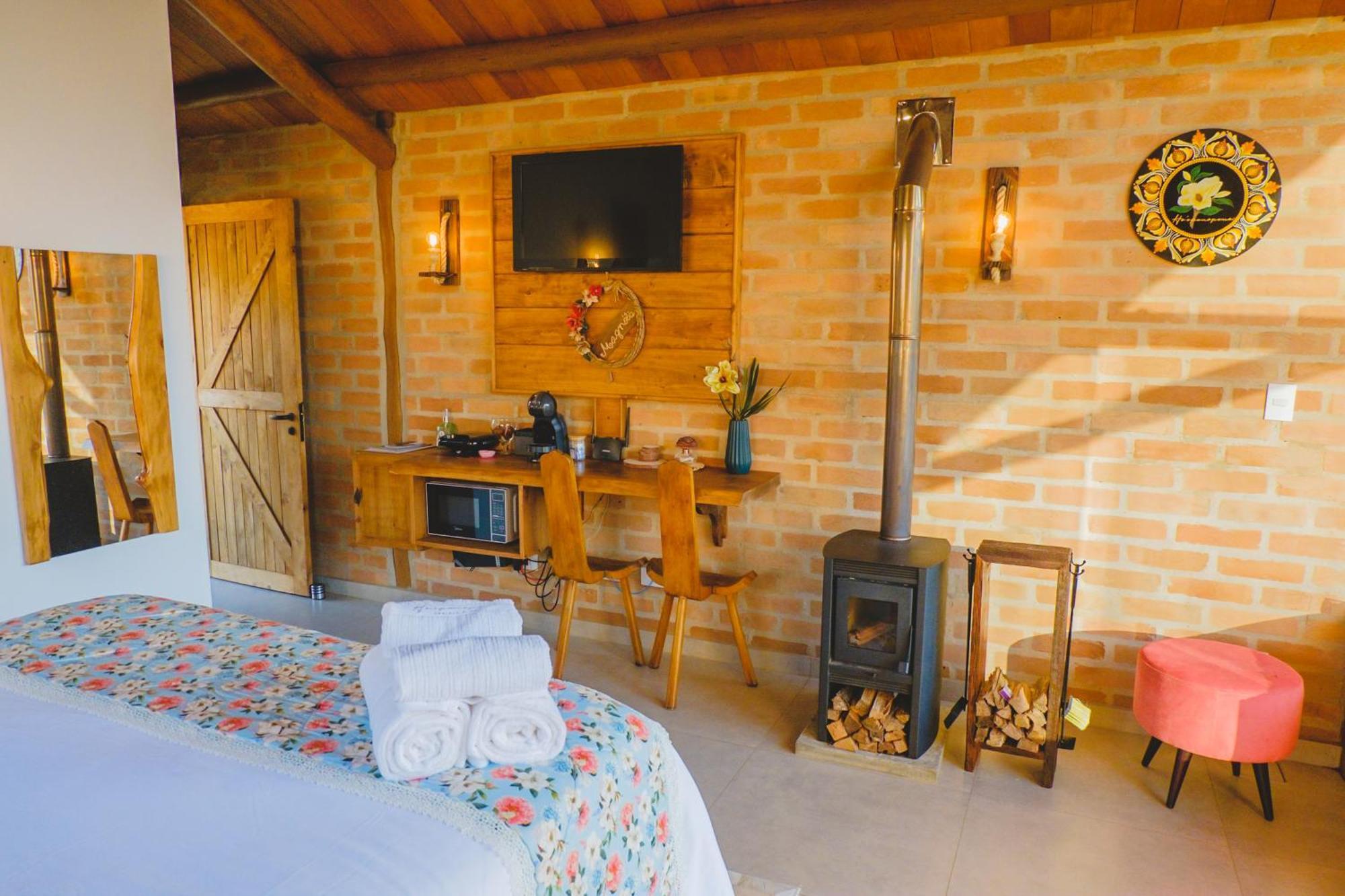 Pousada Ho'Oponopono Chalets & Wine Sapucaí-Mirim Eksteriør billede